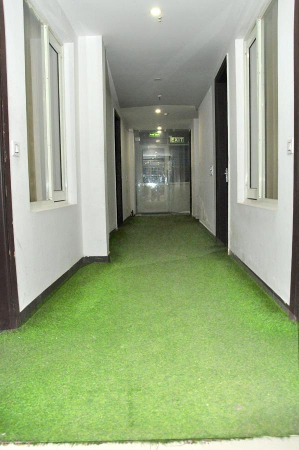 Hotel Almond Zirakpur Exterior foto